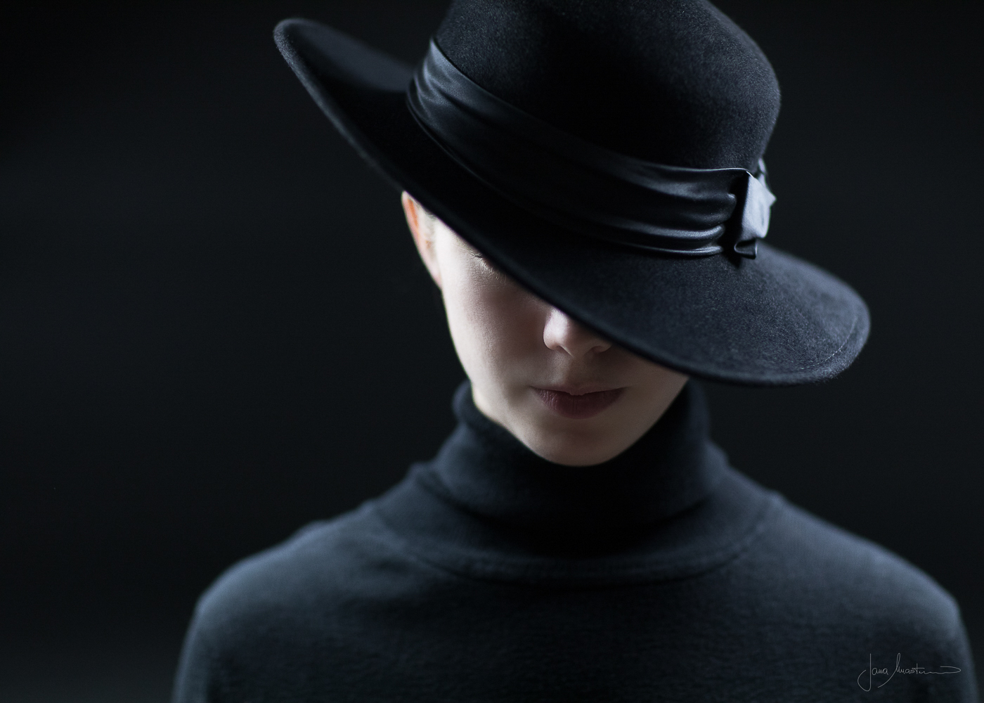 Jana Mašterová - Portrét s využitím doplňků - 16